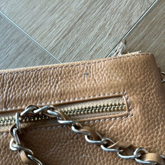 Small leather shoulder bag with chain. Authentic Tory Burch - Picture 3 of 6